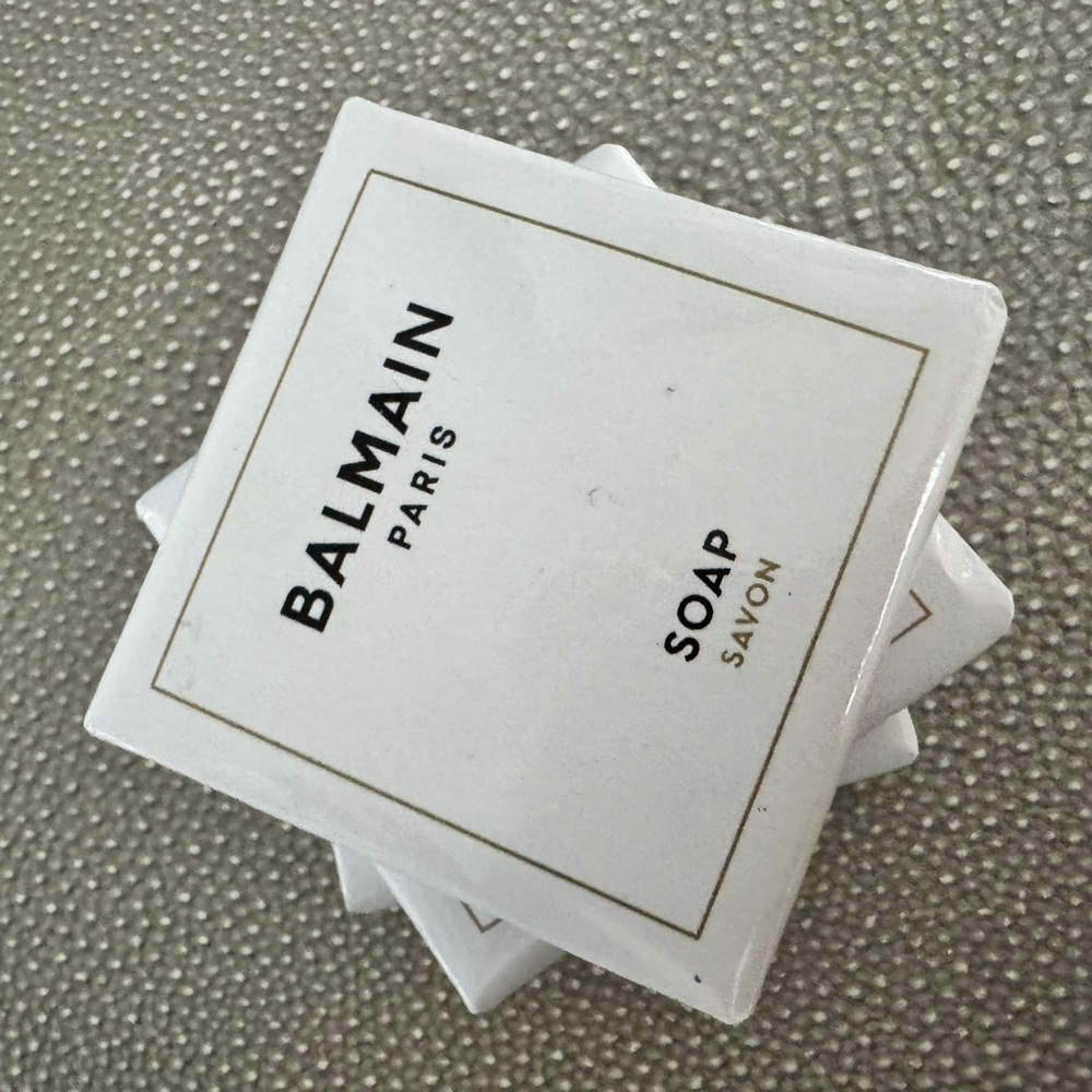 Balmain White Skincare Cleanser Exfoliant